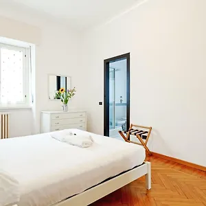 S. Maria Valle Roomy Flat , Milán Italia